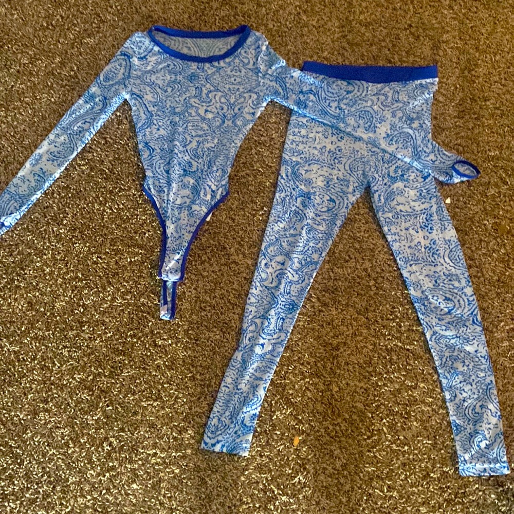 Two piece mesh set